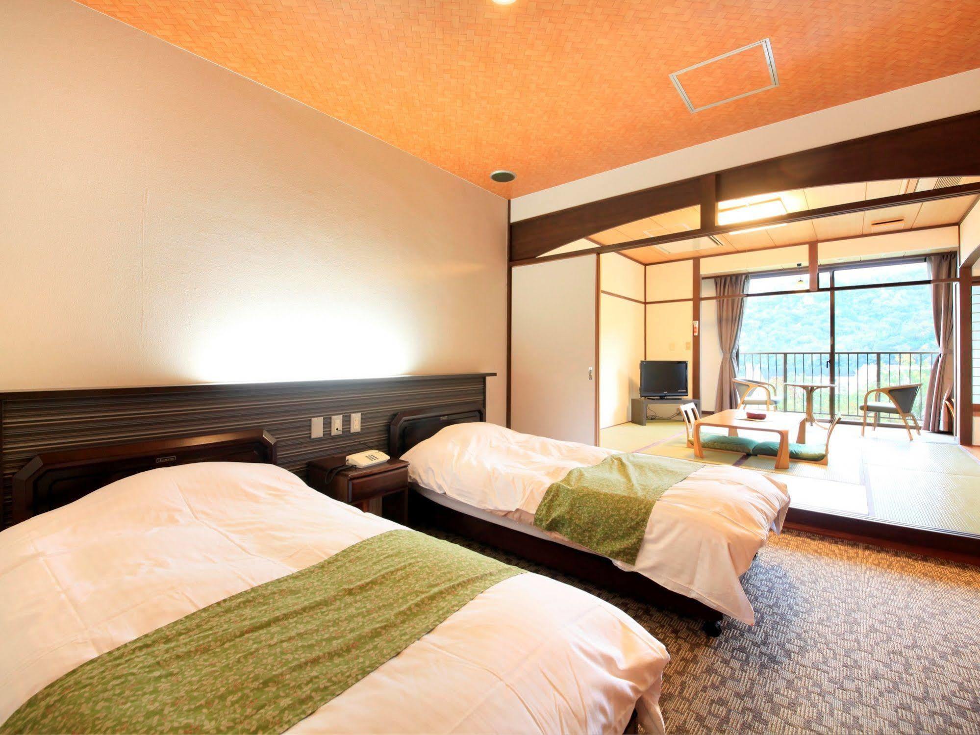 Hotel Kamogawaso Takehara Εξωτερικό φωτογραφία